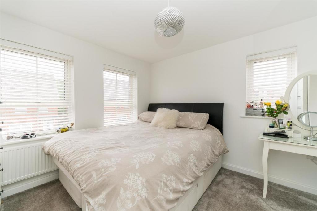 Beautiful 4 Bedroom Treasure Home Hemel Hempstead Εξωτερικό φωτογραφία