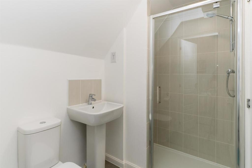 Beautiful 4 Bedroom Treasure Home Hemel Hempstead Εξωτερικό φωτογραφία