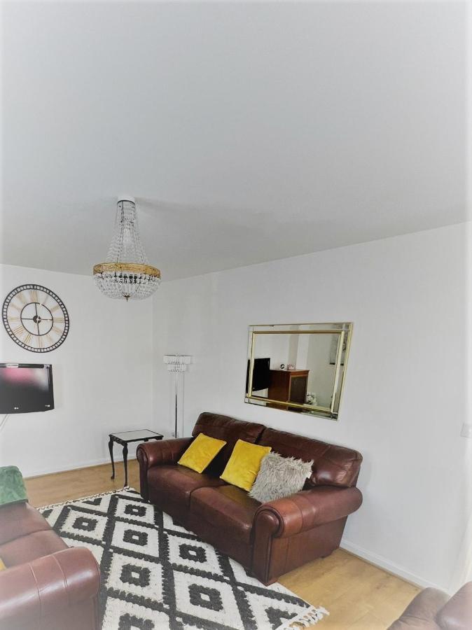 Beautiful 4 Bedroom Treasure Home Hemel Hempstead Εξωτερικό φωτογραφία