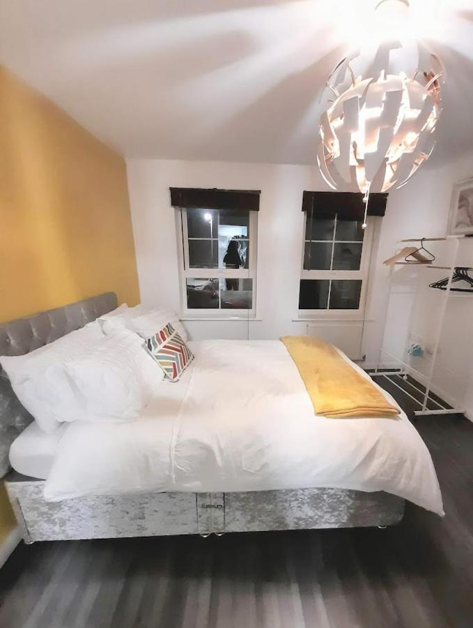 Beautiful 4 Bedroom Treasure Home Hemel Hempstead Εξωτερικό φωτογραφία
