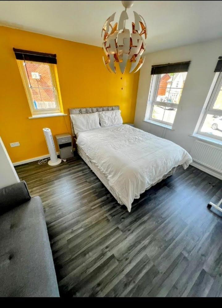 Beautiful 4 Bedroom Treasure Home Hemel Hempstead Εξωτερικό φωτογραφία