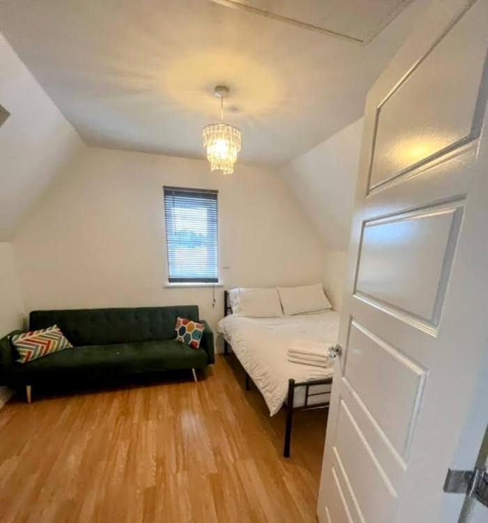 Beautiful 4 Bedroom Treasure Home Hemel Hempstead Εξωτερικό φωτογραφία