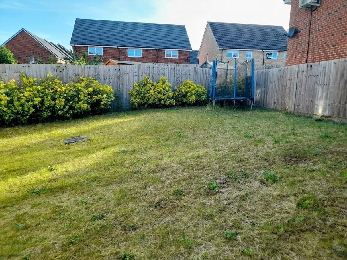 Beautiful 4 Bedroom Treasure Home Hemel Hempstead Εξωτερικό φωτογραφία